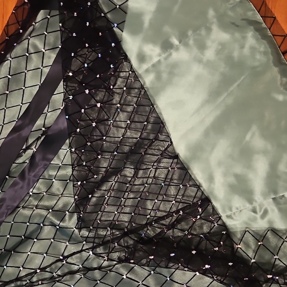 FORMAL PARTY DRESS - Picture 10 of 12